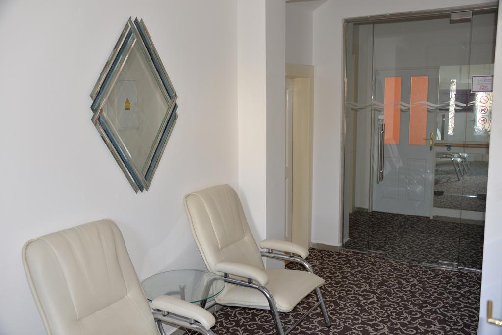 Harmony Hall Hotel Hradec Kralove Room photo