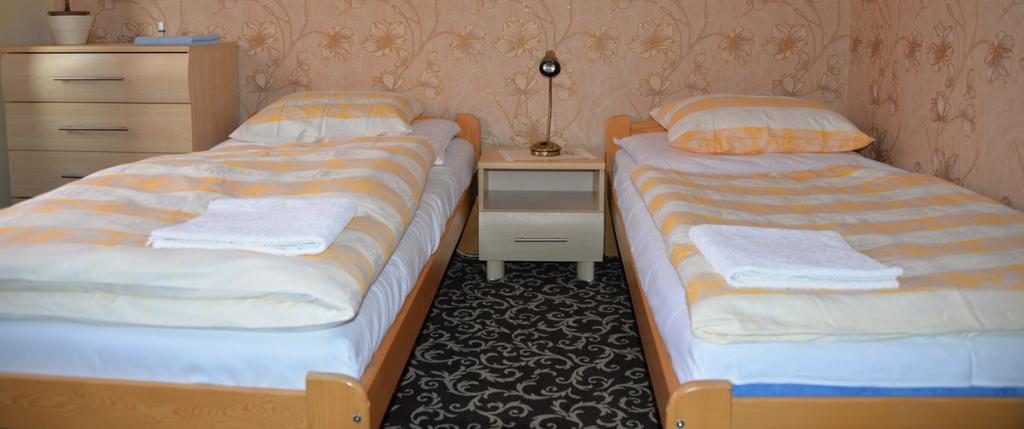 Harmony Hall Hotel Hradec Kralove Room photo